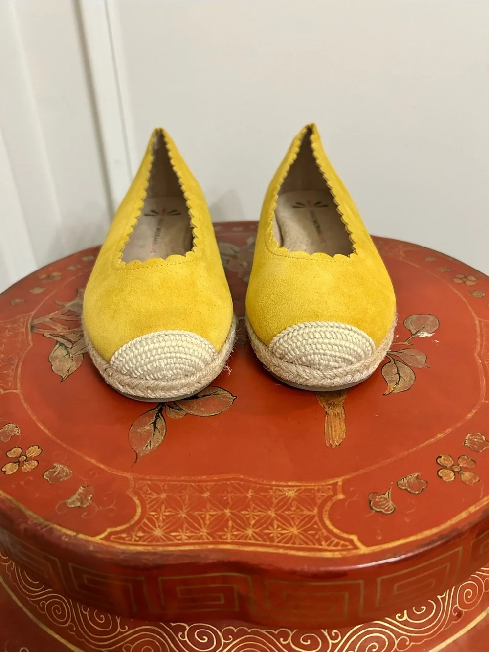 Isaac‎ Mizrahi Yellow Suede Scalloped Espadrille Flats